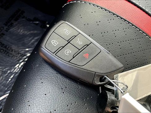 Used 2024 Chevrolet Traverse RS w/ LPO, Floor Liner Package image 10