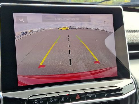 Certified 2023 Jeep Compass Limited image 17