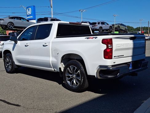 Used 2024 Chevrolet Silverado 1500 LT AWD/4WD image 6