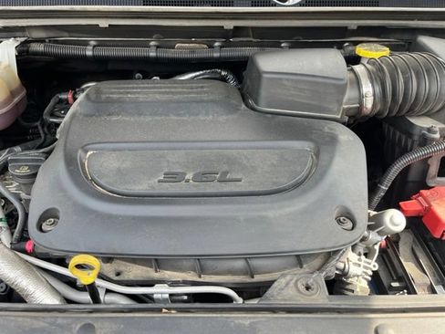 Used 2019 Chrysler Pacifica Touring-L w/ Advanced Safetytec Group FWD image 34
