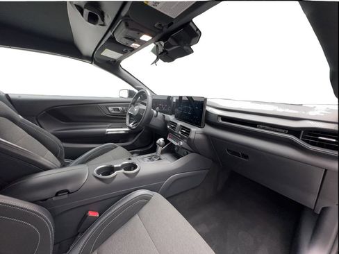 Used 2025 Ford Mustang Convertible RWD image 26