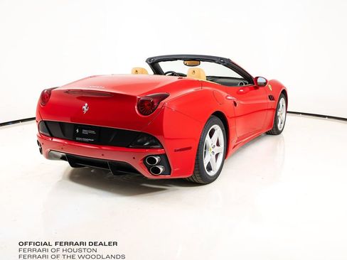Used 2010 Ferrari California RWD image 7