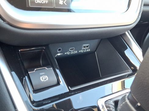 Certified 2025 Subaru Legacy Limited image 24