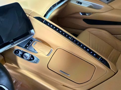 Used 2021 Chevrolet Corvette Stingray Premium Cpe w/ Z51 Performance Package image 35