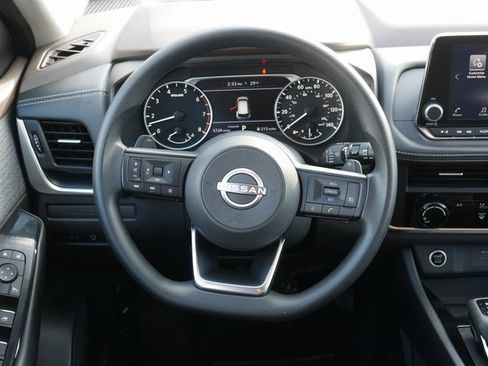 Used 2023 Nissan Rogue S image 14