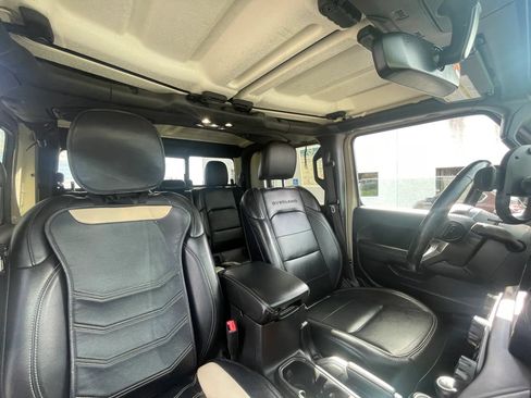 Used 2020 Jeep Gladiator Overland AWD/4WD image 27