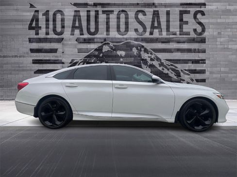 Used 2020 Honda Accord Touring image 3