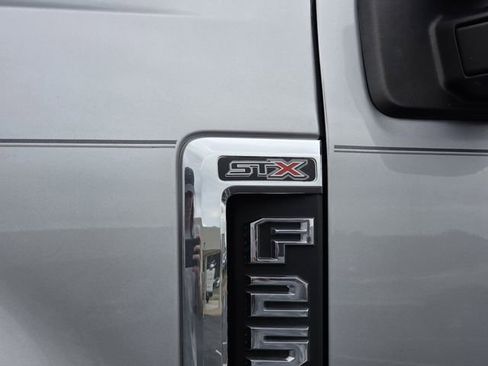 Used 2021 Ford F250 XL w/ STX Appearance Package AWD/4WD image 12