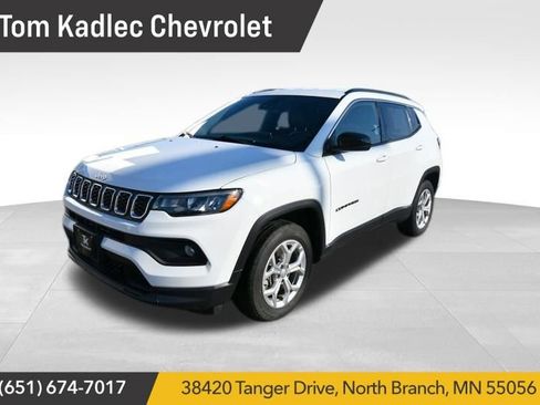 Used 2024 Jeep Compass Latitude AWD/4WD image 1