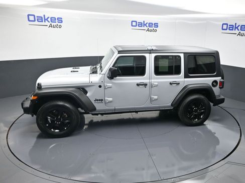 Used 2022 Jeep Wrangler Unlimited Sport image 47