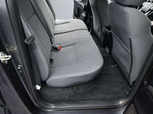 Used 2019 Toyota Tacoma TRD Sport image 16