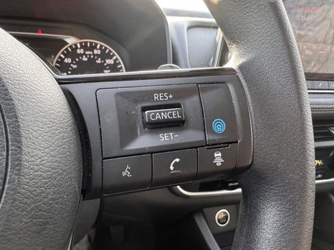 Used 2023 Nissan Rogue SV image 18