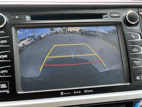 Used 2019 Toyota Highlander Limited AWD/4WD image 13