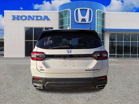 Used 2025 Honda Pilot Black Edition image 21