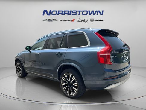 Used 2022 Volvo XC90 T5 Momentum w/ Climate Package AWD/4WD image 4