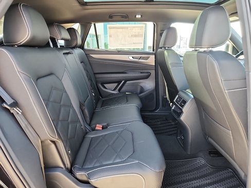 New 2026 Volkswagen Atlas Cross Sport SE FWD image 14