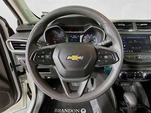 Used 2023 Chevrolet TrailBlazer LS FWD image 11
