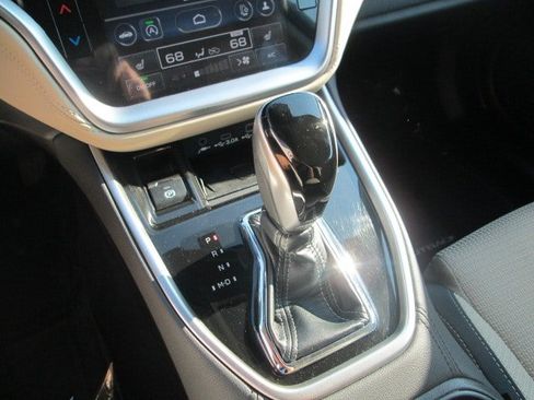 Used 2023 Subaru Outback Premium AWD/4WD image 17
