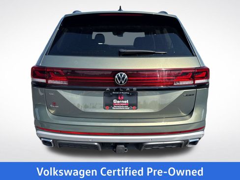 Certified 2025 Volkswagen Atlas Peak Edition SE AWD/4WD image 8