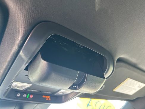 Used 2024 Cadillac XT4 Premium Luxury image 25