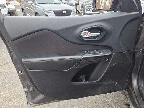 Used 2015 Jeep Cherokee Latitude w/ Comfort/Convenience Group image 14