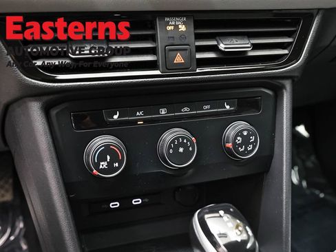 Used 2022 Volkswagen Taos SE AWD/4WD image 19