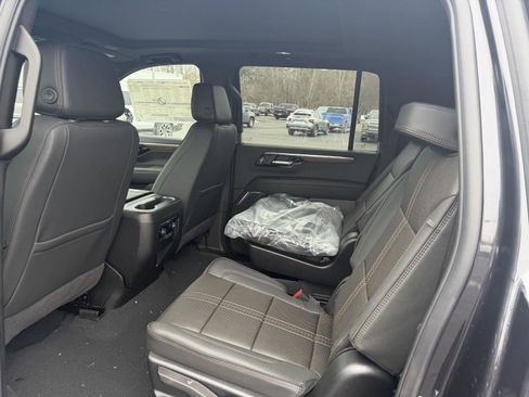 New 2026 Chevrolet Suburban High Country image 12