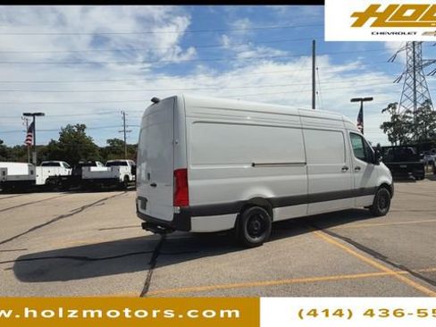 Used 2025 Mercedes-Benz Sprinter 2500 image 2
