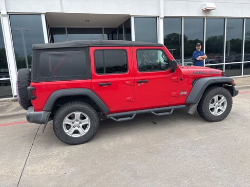 Used 2018 Jeep Wrangler Unlimited Sport AWD/4WD image 4