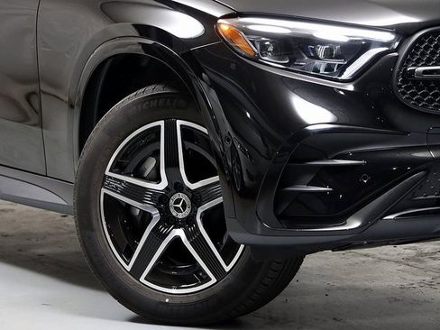Certified 2025 Mercedes-Benz GLC 300 4MATIC image 3