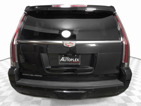 Used 2020 Cadillac Escalade ESV Platinum image 6