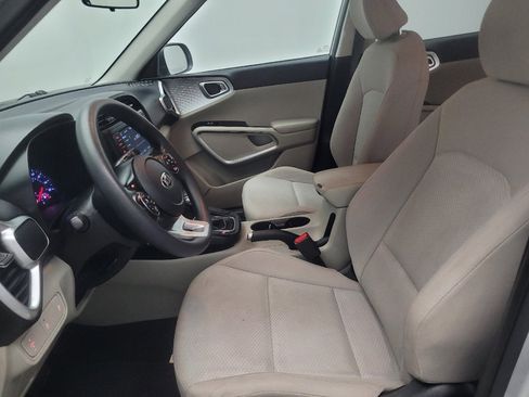 Used 2020 Kia Soul LX FWD image 17