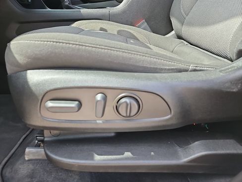 Used 2023 Chevrolet Traverse LT AWD/4WD image 14
