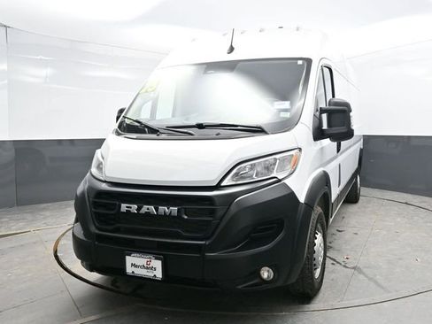 Used 2025 RAM ProMaster 2500 w/ Convenience Group FWD image 2