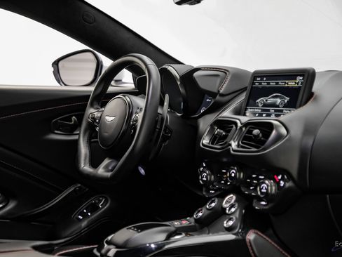 Used 2019 Aston Martin V8 Vantage Coupe RWD image 47