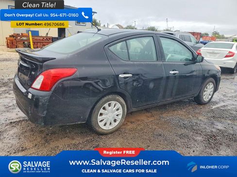 Used 2018 Nissan Versa SV image 4