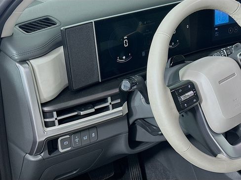 Used 2025 Hyundai Santa Fe SEL image 17