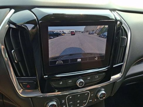 Used 2020 Chevrolet Traverse LT AWD/4WD image 19