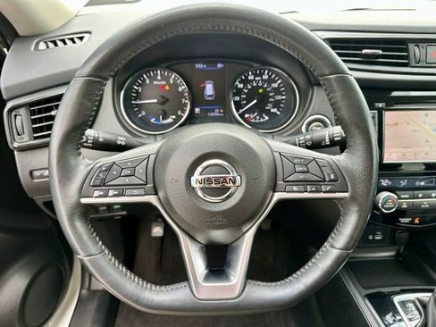 Used 2018 Nissan Rogue SL FWD image 33