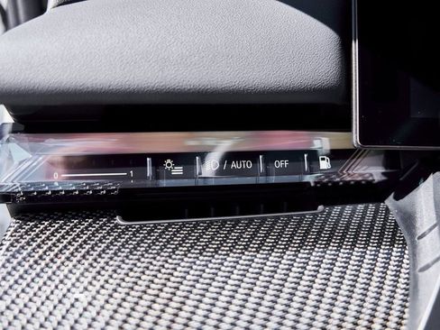 Used 2026 BMW 550e xDrive image 51