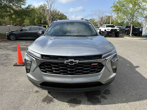 Certified 2025 Chevrolet Trax RS w/ Sunroof Package image 9