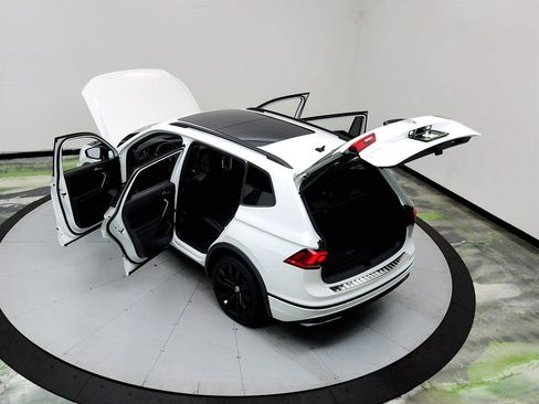 Used 2021 Volkswagen Tiguan SE R-Line FWD image 39