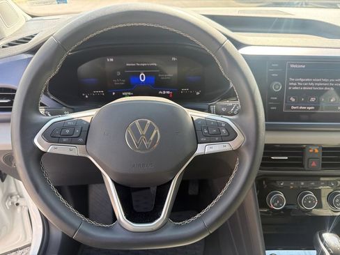Used 2023 Volkswagen Taos SE FWD image 15