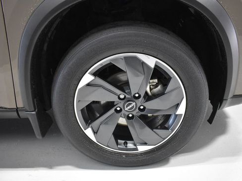 Certified 2024 Nissan Rogue SV w/ SV Premium Package AWD/4WD image 10