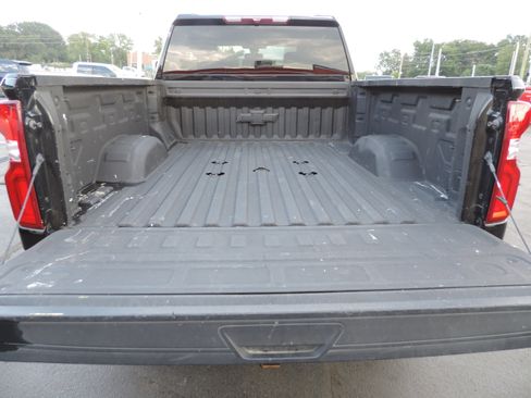 Used 2021 Chevrolet Silverado 2500 Custom w/ Custom Value Package image 20