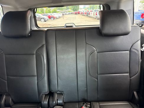 Used 2018 Chevrolet Suburban LT AWD/4WD image 18