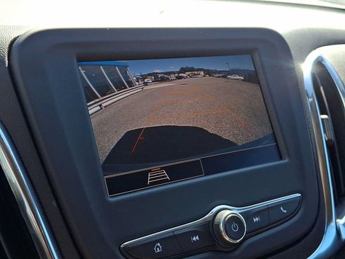 Used 2024 Chevrolet Equinox LT FWD image 17