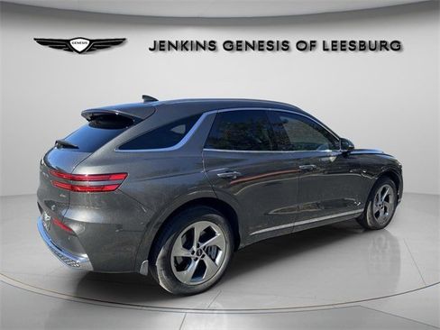 Used 2026 Genesis GV70 2.5T Select image 5