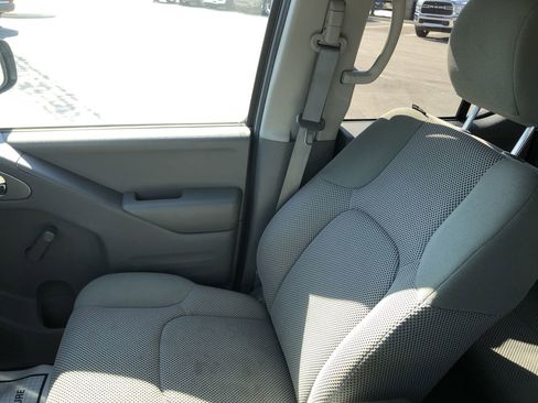 Used 2019 Nissan Frontier S image 22