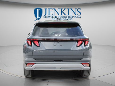 Used 2025 Hyundai Tucson SE FWD image 6